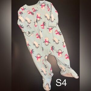 ⭐️2/$11.00⭐️ Carter’s 9m Penguin Print Fleece Sleeper